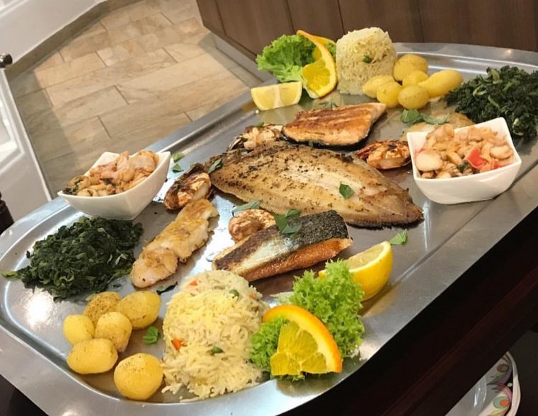 Große Fischplatte