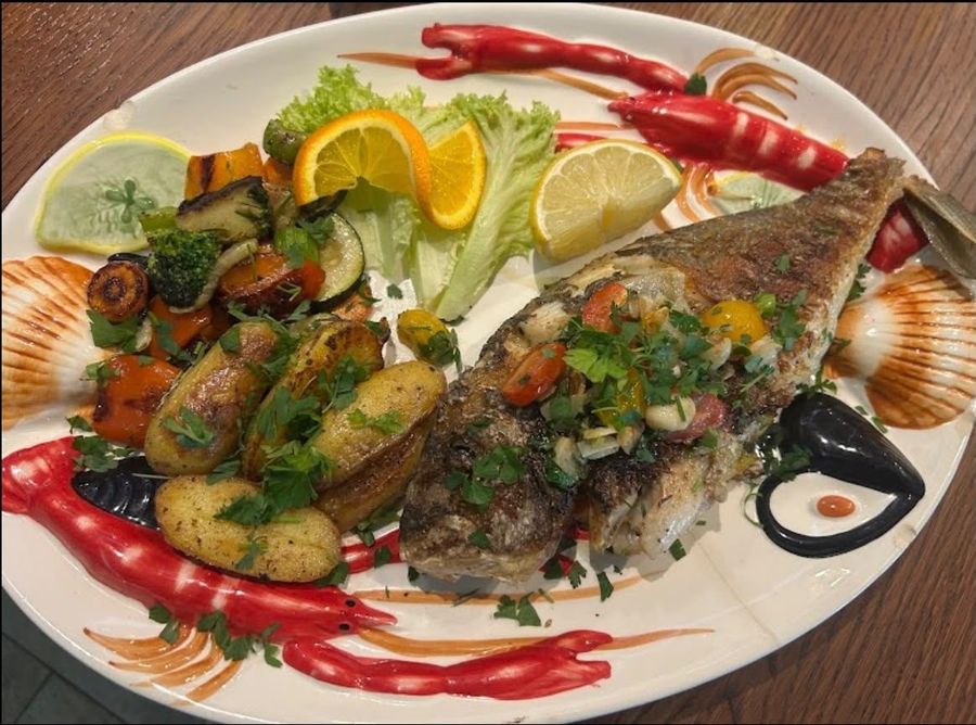 Gegrillter Fisch mit Ofengemüse