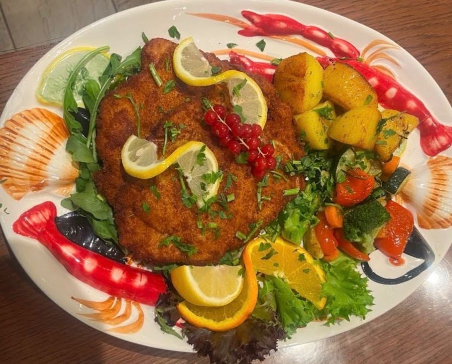 Schnitzel mit Kartoffeln und Gemüse